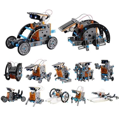 các mô hình robot năng lượng mặt trời lắp được từ bộ linh kiện, xếp trên nền trắng