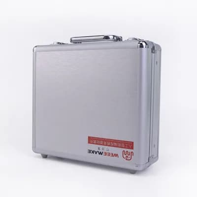 vali nhôm đựng bộ thiết bị, nhìn từ phía trước