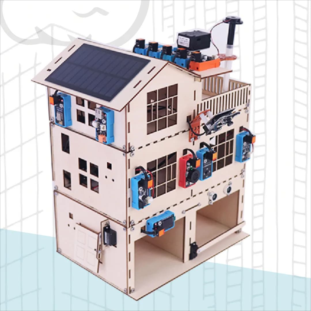 mô hình ngôi nhà thông minh nhiều tầng bằng gỗ, gắn tấm pin mặt trời, cảm biến và cổng
