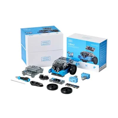 Robot mBot2 đã lắp đặt cạnh hộp và các chi tiết