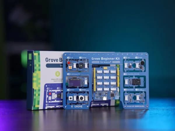 Bảng mạch Grove Beginner Kit for Arduino gồm bo điều khiển và các mô-đun cảm biến gắn sẵn