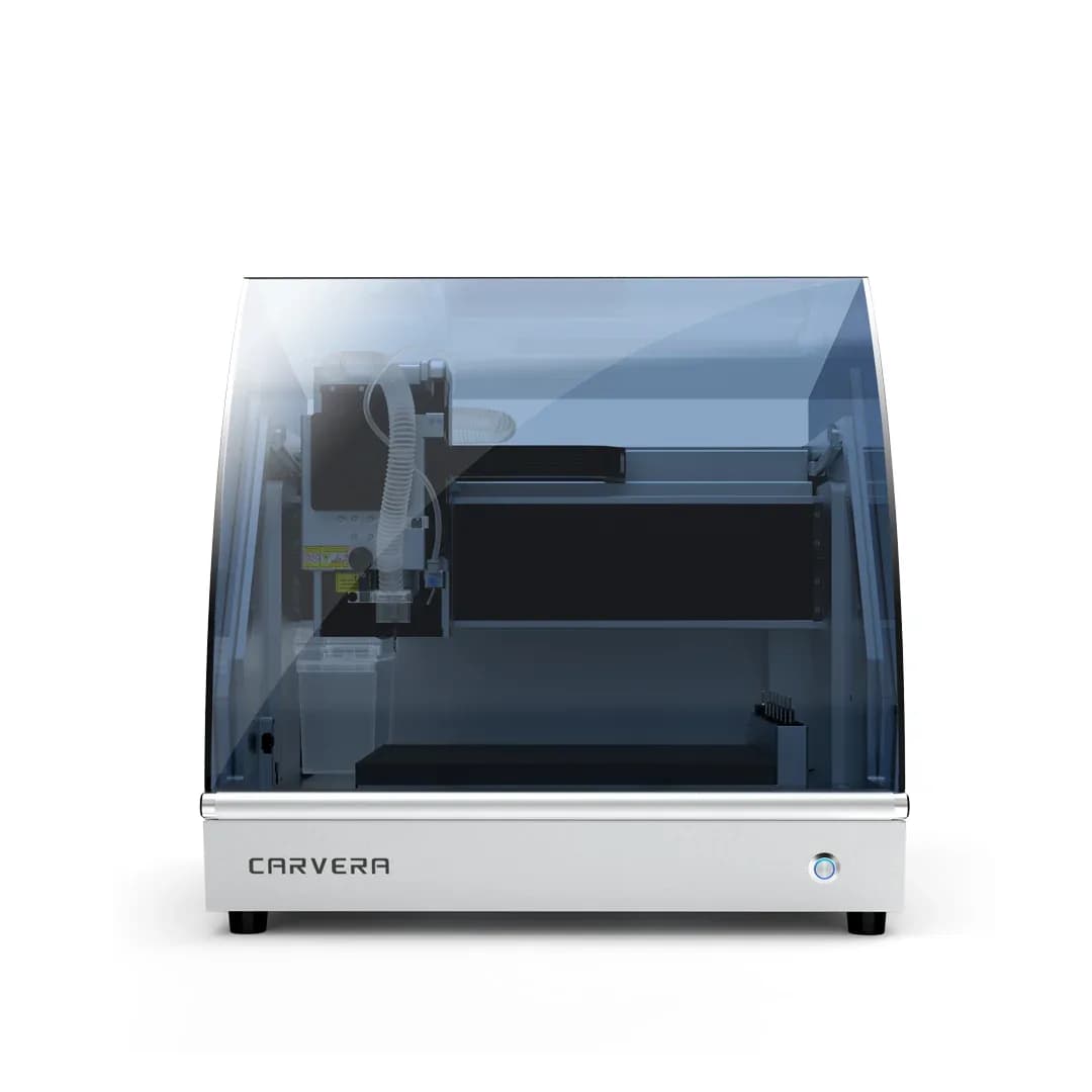 Mặt trước máy CNC để bàn Makera Carvera với buồng kín trong suốt